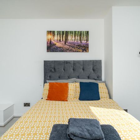 Private Room In London Enfield With Parking エクステリア 写真