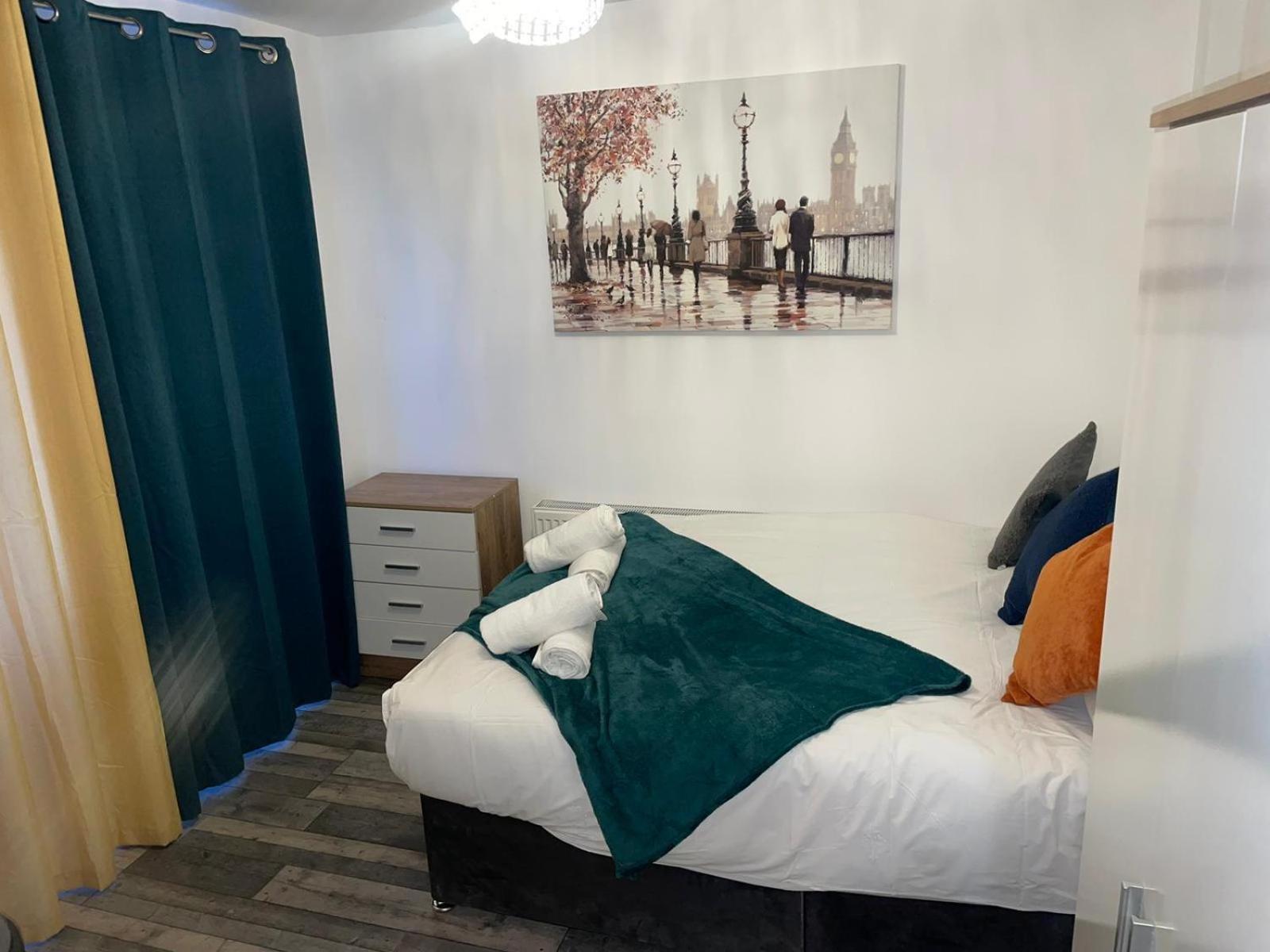 Private Room In London Enfield With Parking エクステリア 写真